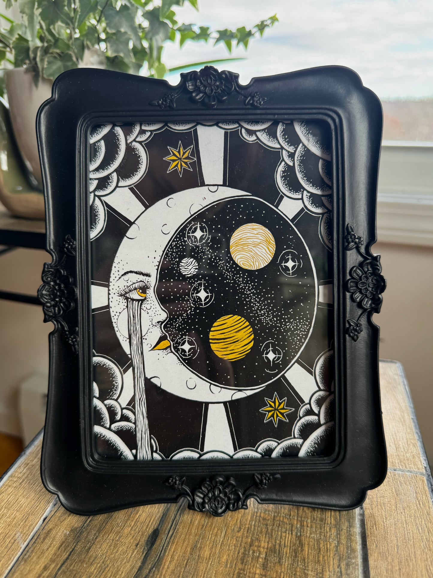 The Moon Frame