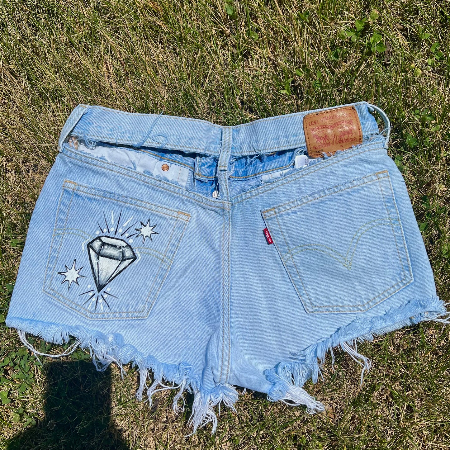 DIAMOND LEVIS